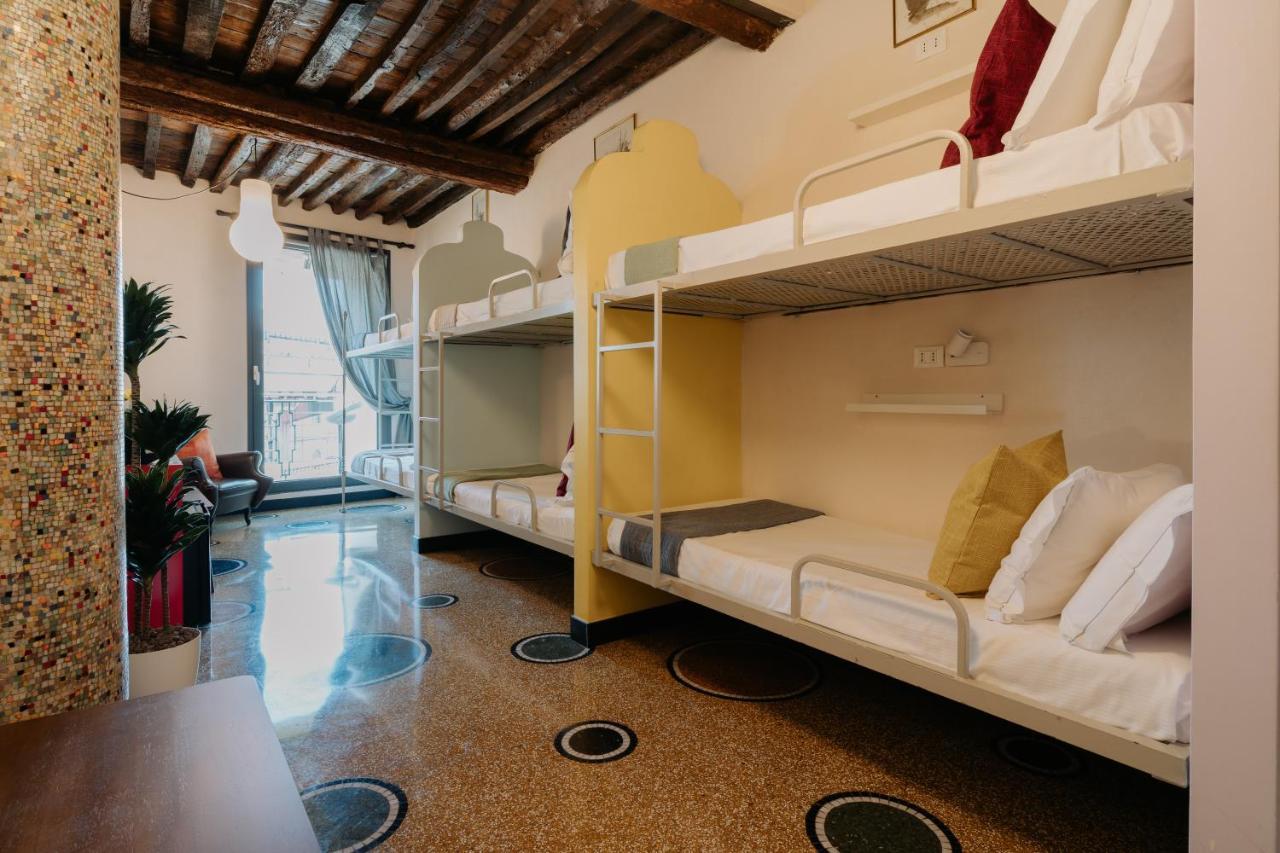 Hostel Le Stanze Del Piccadilly Genua Exterior foto